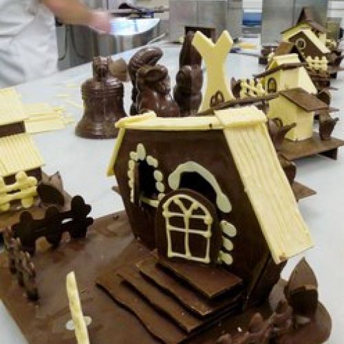 Figuras de chocolate en Siero